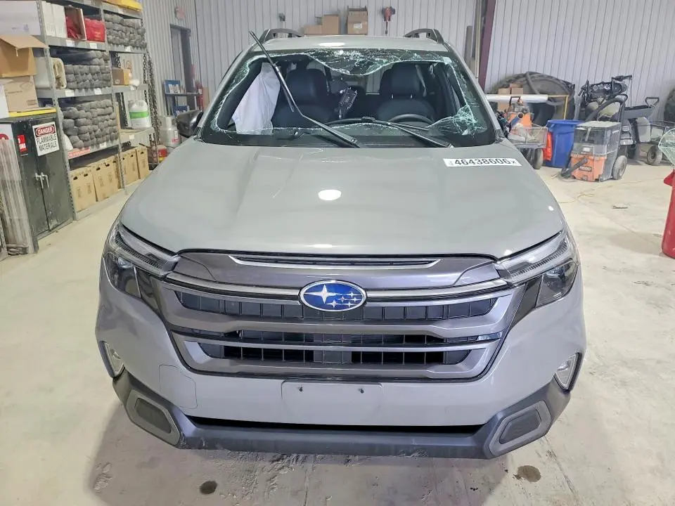 2025 SUBARU FORESTER LIMITED  