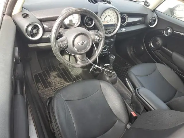 2011 MINI COOPER   