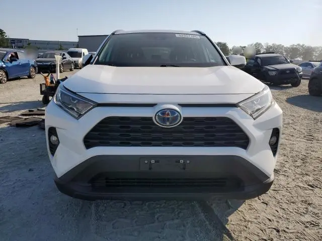 2021 TOYOTA RAV4 XLE  