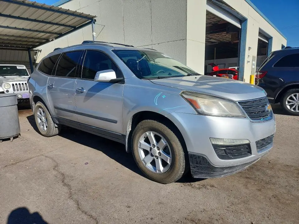 2015 CHEVROLET TRAVERSE LS  