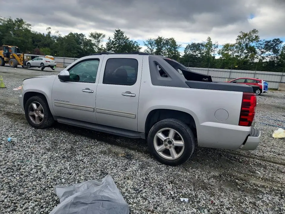 2011 CHEVROLET AVALANCHE LT  