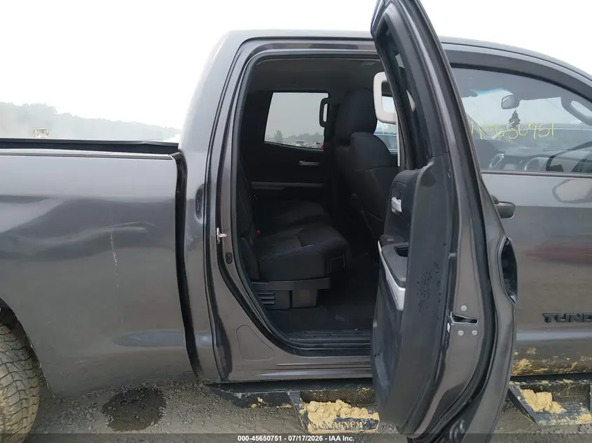 2017 TOYOTA TUNDRA SR5 5.7L V8