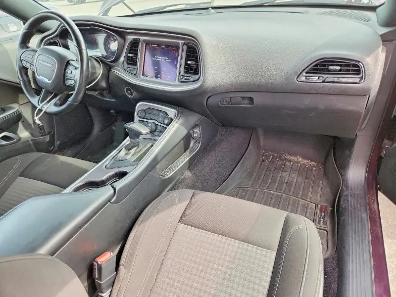2022 DODGE CHALLENGER SXT  