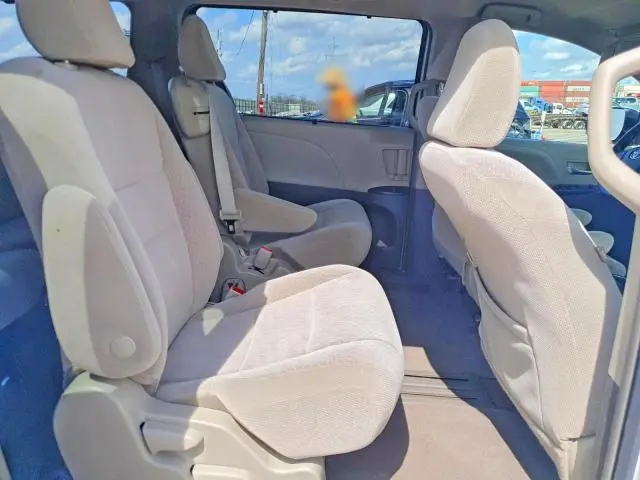 2018 TOYOTA SIENNA LE 8-PASSENGER  