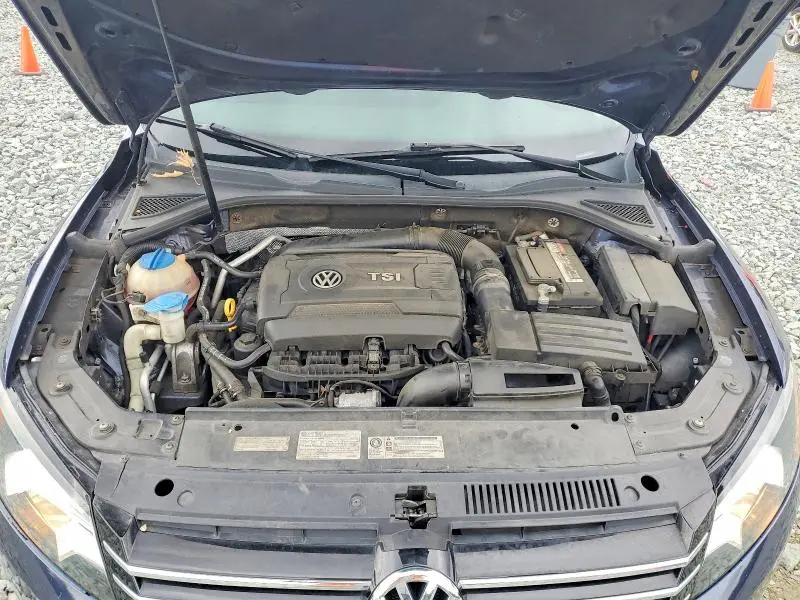 2015 VOLKSWAGEN PASSAT S  