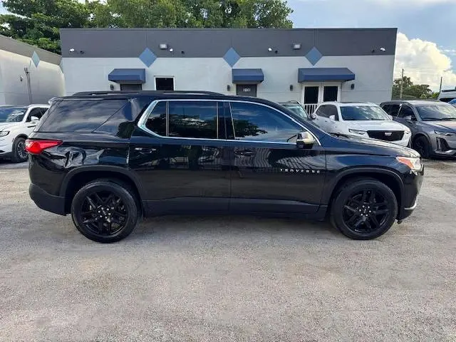2021 CHEVROLET TRAVERSE LT  