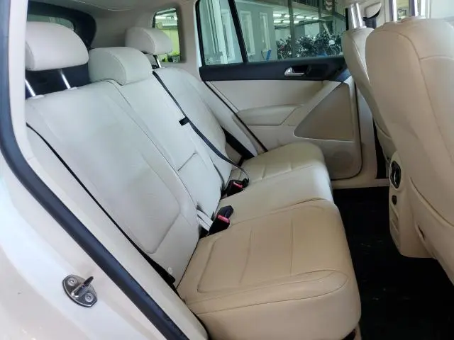 2011 VOLKSWAGEN TIGUAN S  