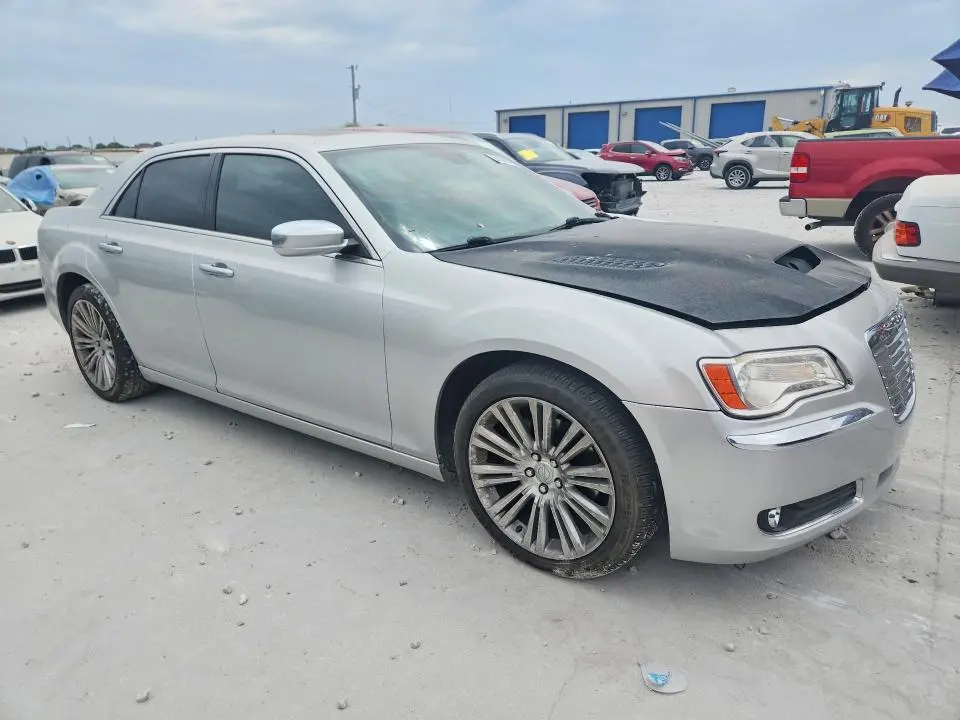 2012 CHRYSLER 300C LUXURY  