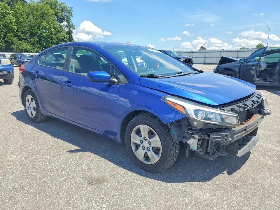 2017 KIA FORTE LX  