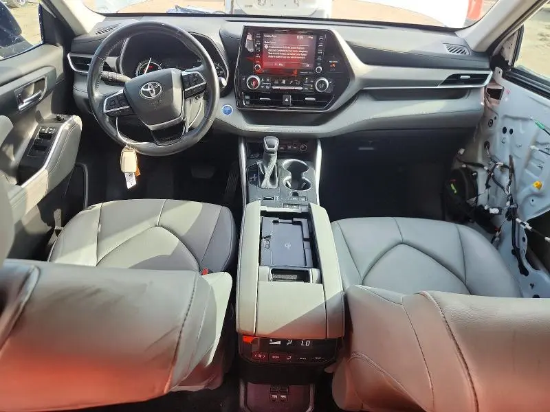2021 TOYOTA HIGHLANDER HYBRID XLE  