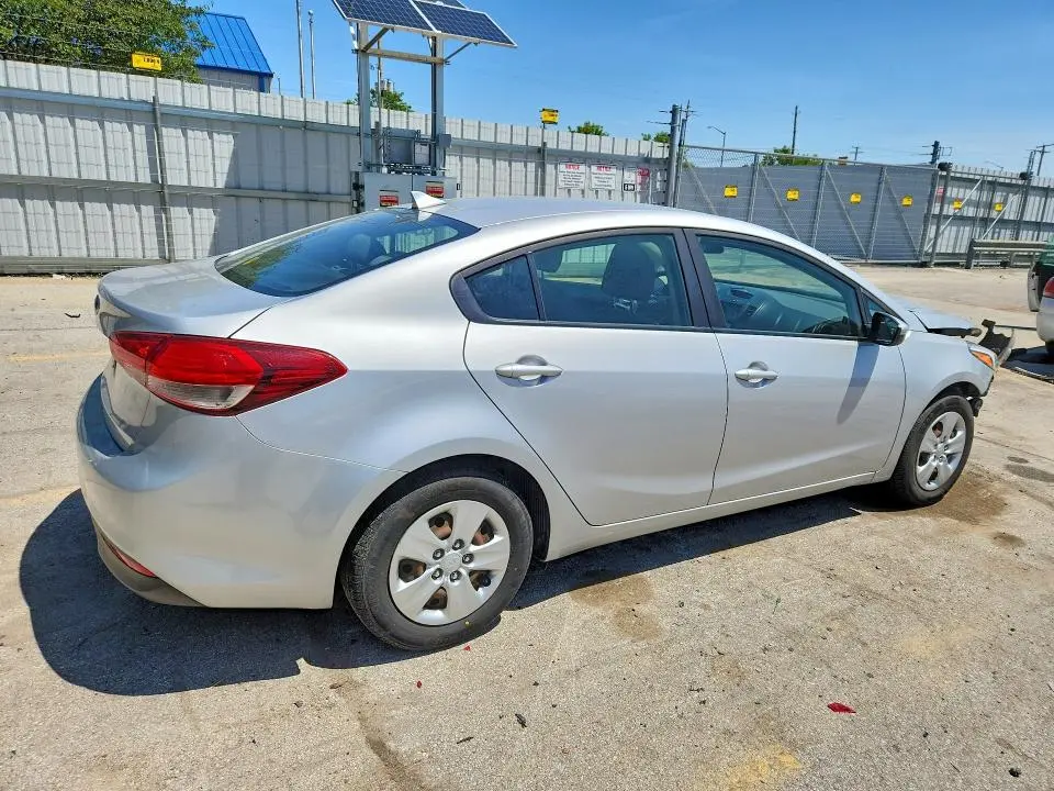 2017 KIA FORTE LX  