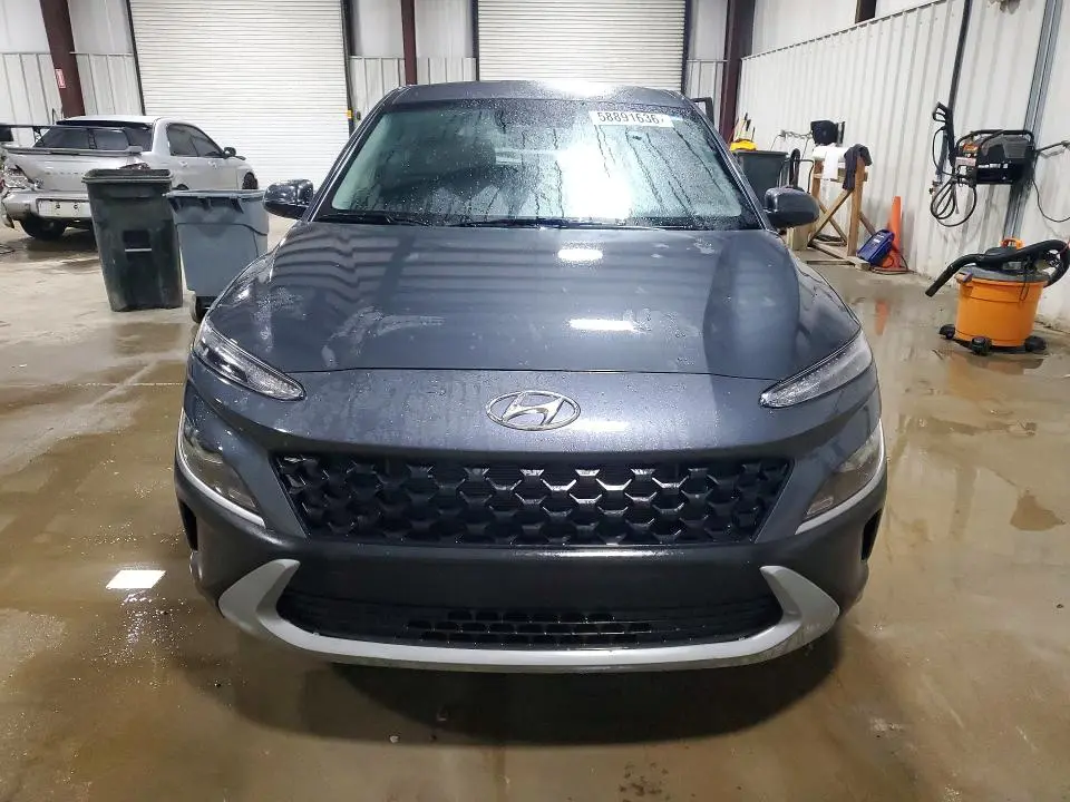 2022 HYUNDAI KONA SE  