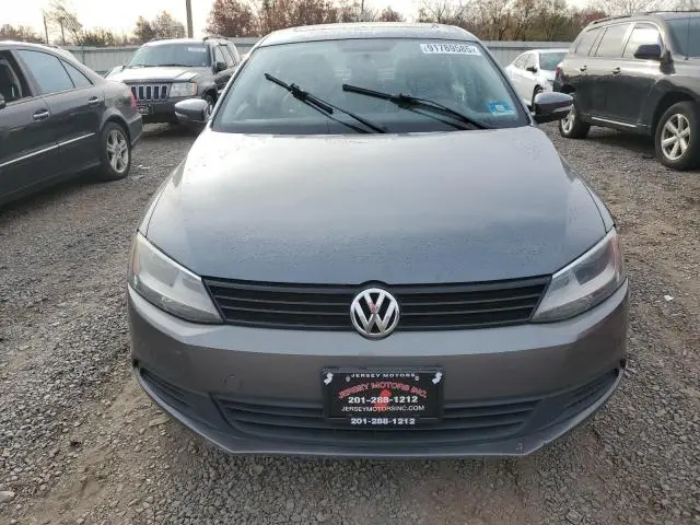 2011 VOLKSWAGEN JETTA SE  