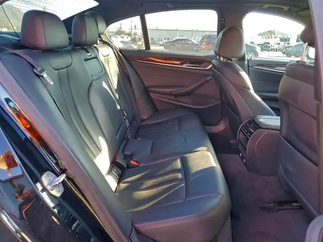 2019 BMW 530E   