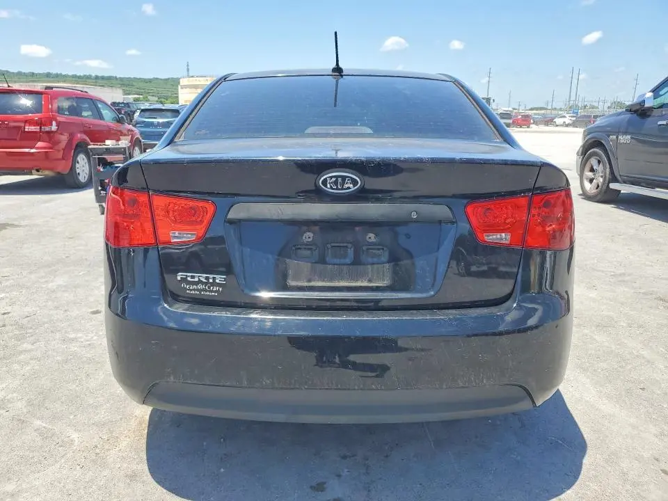 2013 KIA FORTE LX  