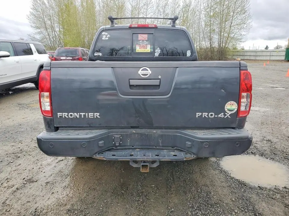 2015 NISSAN FRONTIER S  