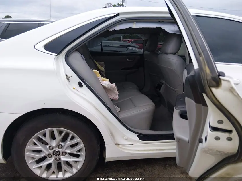2016 TOYOTA CAMRY LE