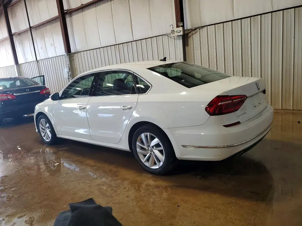 2018 VOLKSWAGEN PASSAT SE  