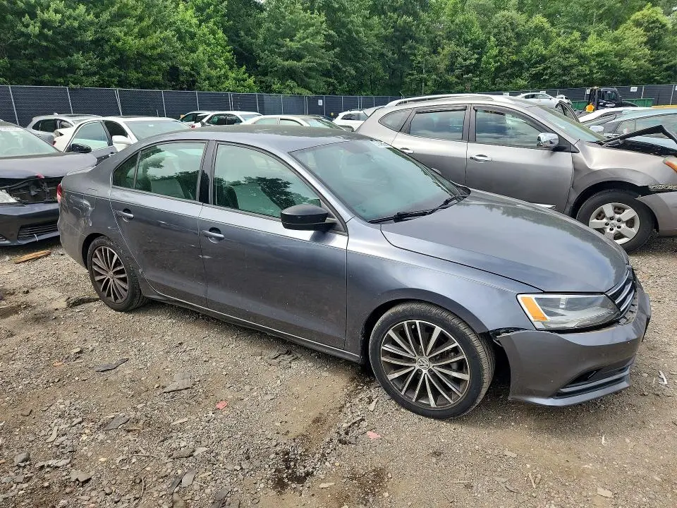 2015 VOLKSWAGEN JETTA SE  