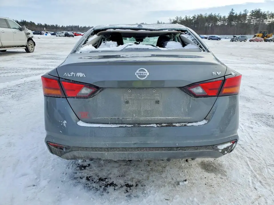 2022 NISSAN ALTIMA SV  