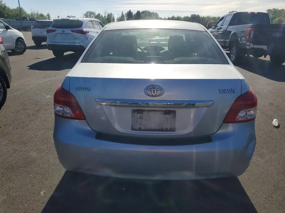 2010 TOYOTA YARIS BASE  