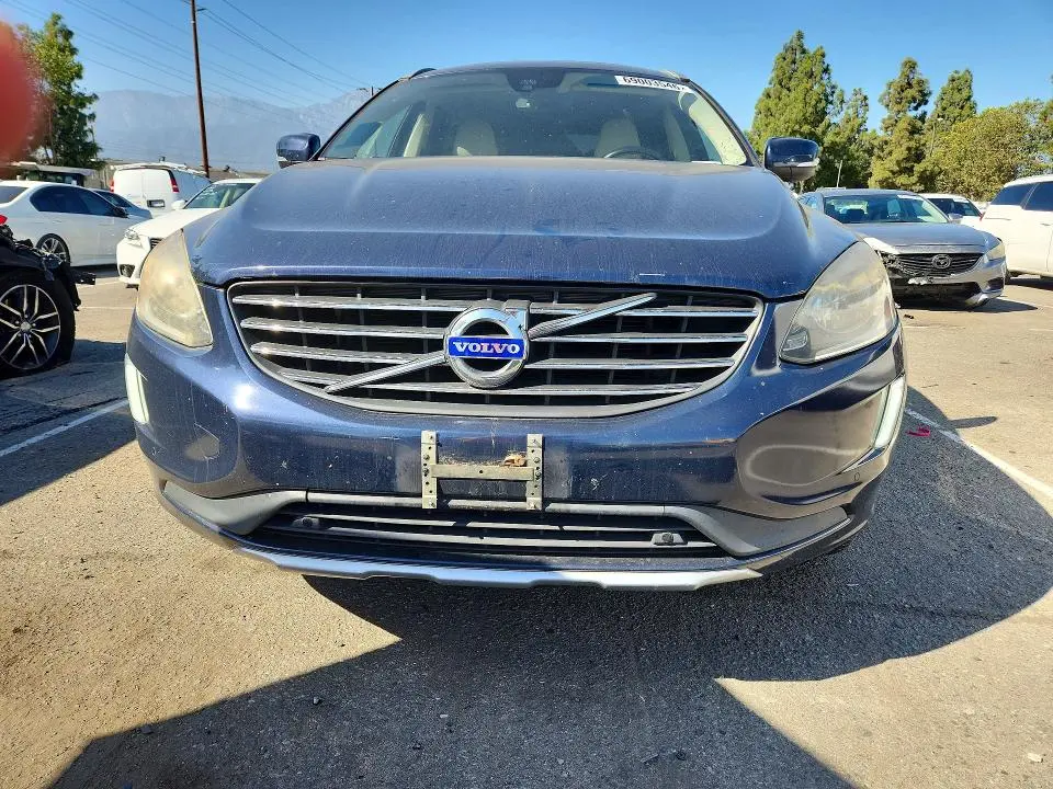 2015 VOLVO XC60 T5 PREMIER  