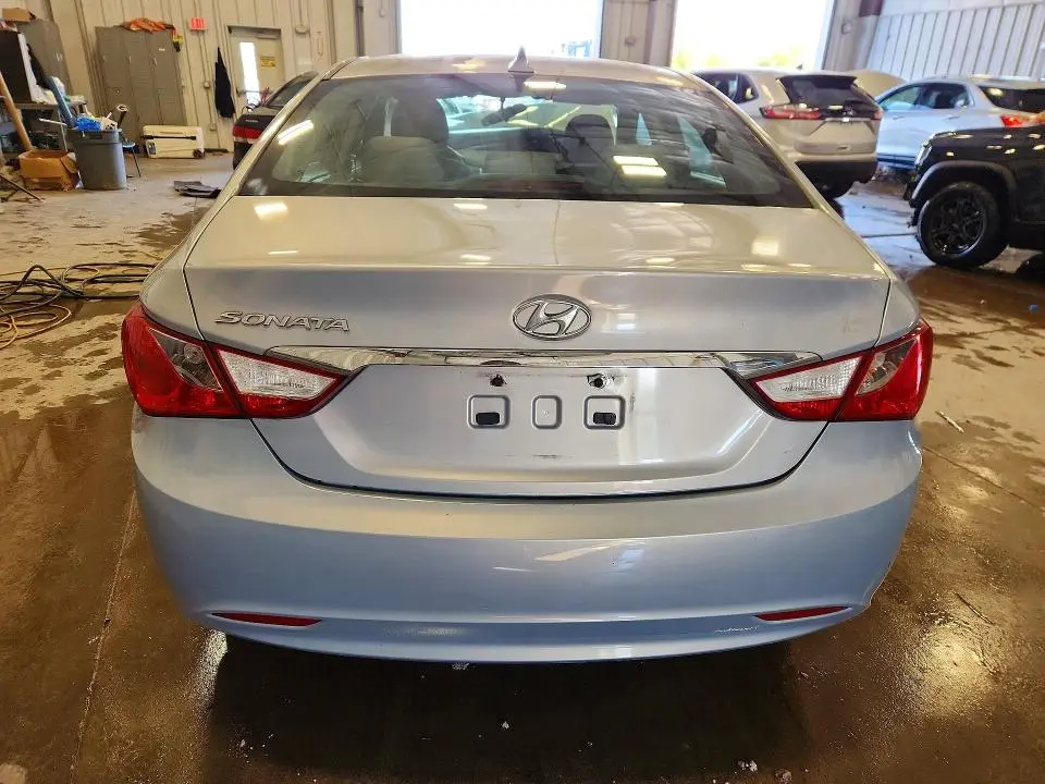2011 HYUNDAI SONATA GLS  