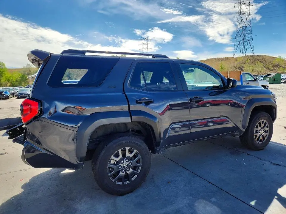 2025 TOYOTA 4RUNNER SR5  