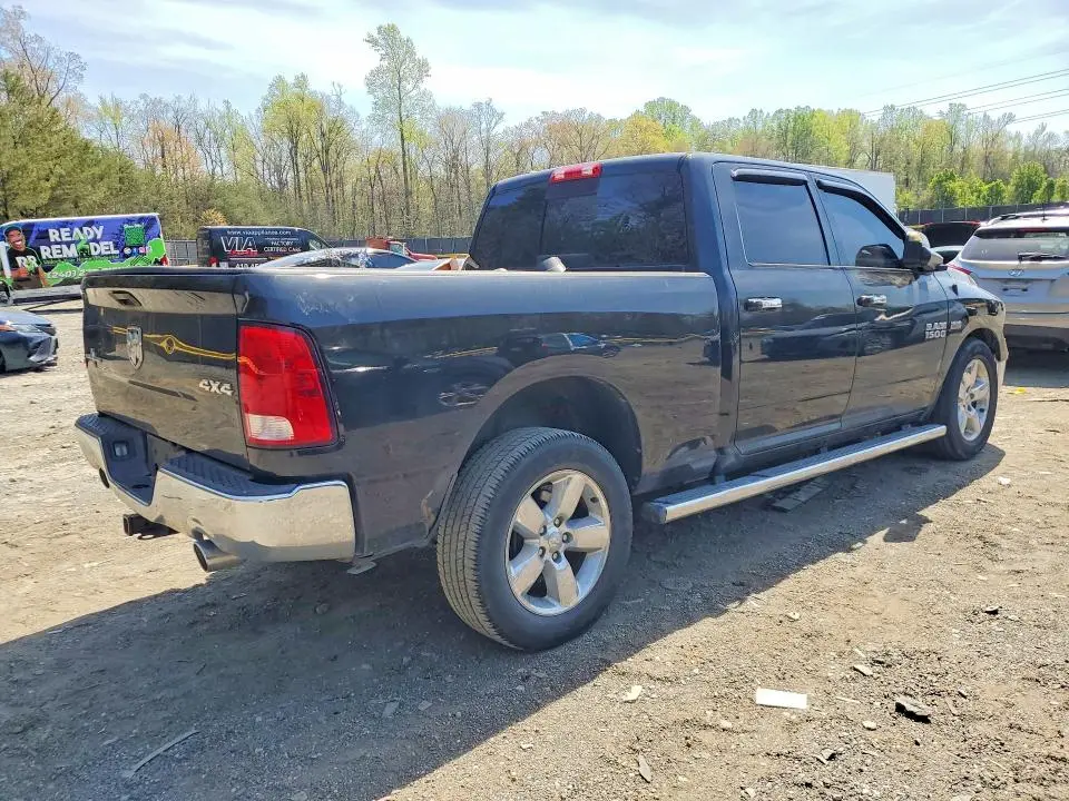 2016 RAM 1500 SLT  
