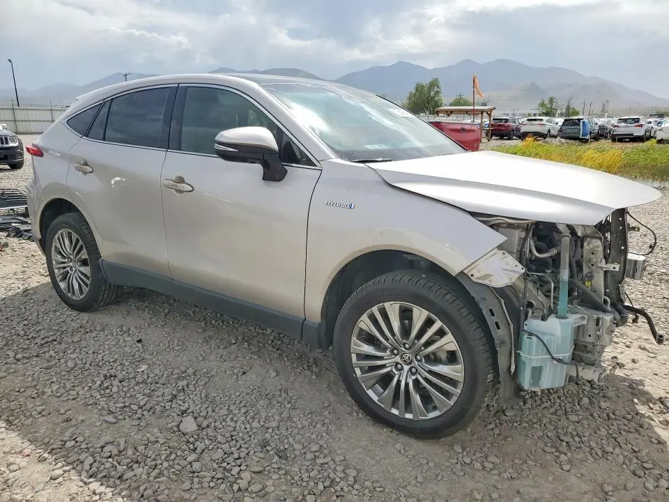 2021 TOYOTA VENZA LIMITED  
