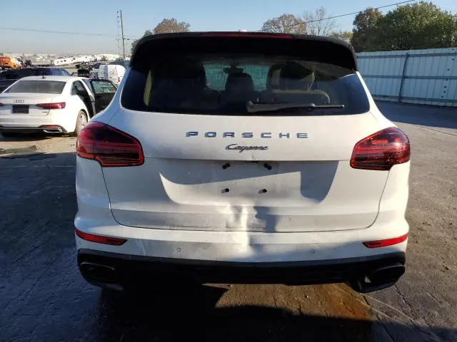 2016 PORSCHE CAYENNE   