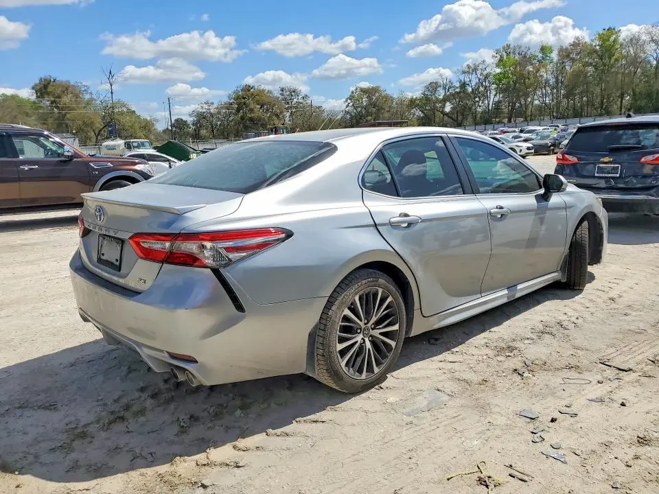 2018 TOYOTA CAMRY SE  