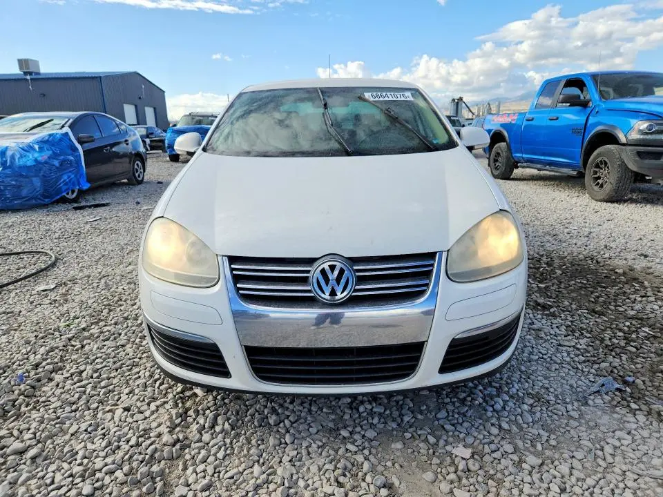 2010 VOLKSWAGEN JETTA LIMITED  