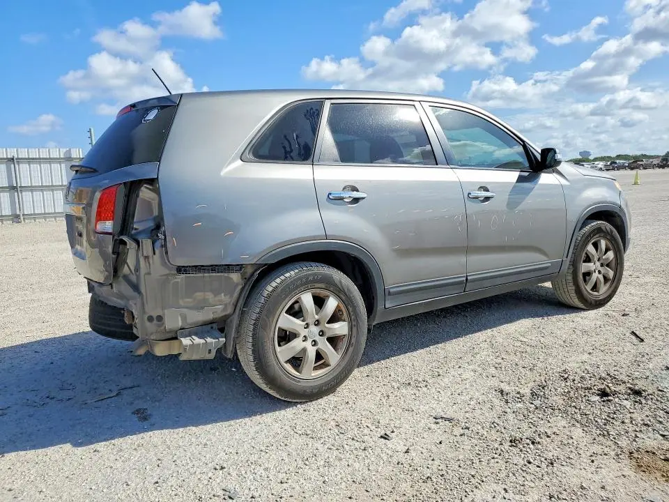 2013 KIA SORENTO LX  