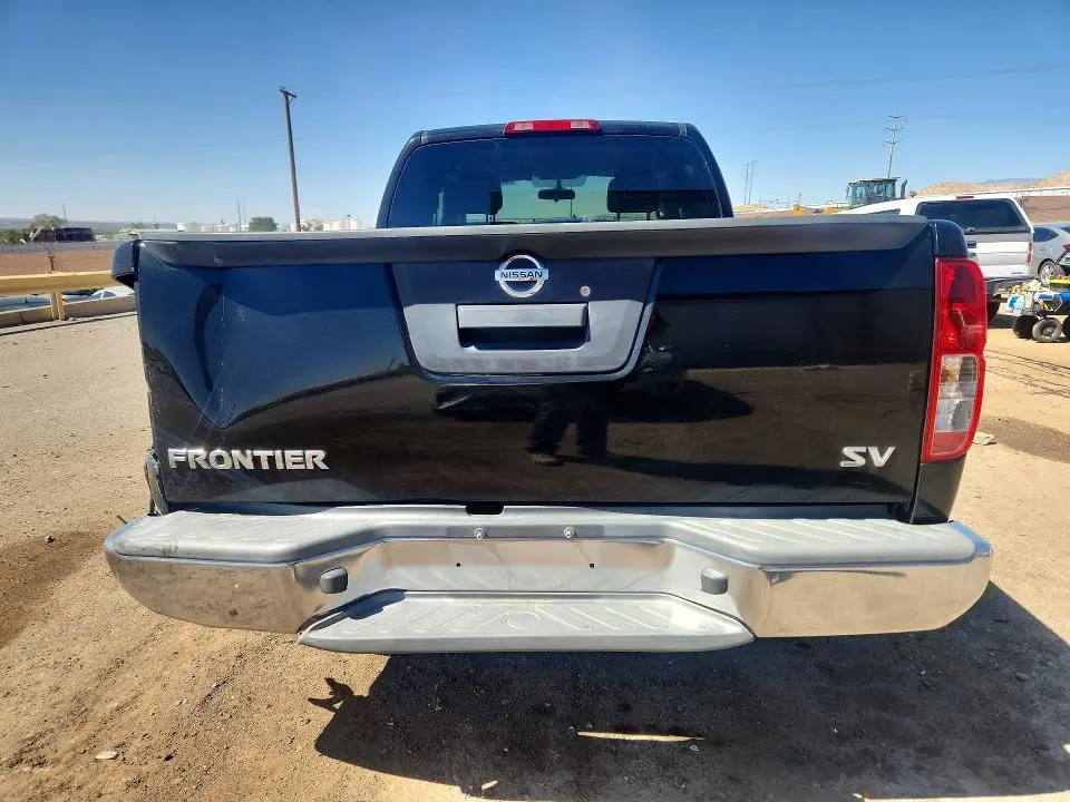 2017 NISSAN FRONTIER SV  