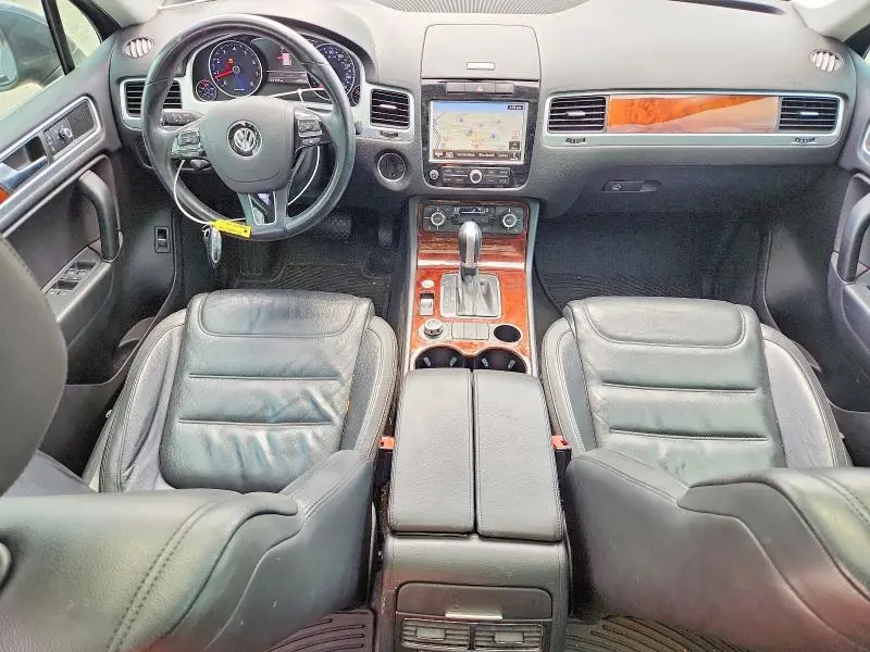 2014 VOLKSWAGEN TOUAREG V6  