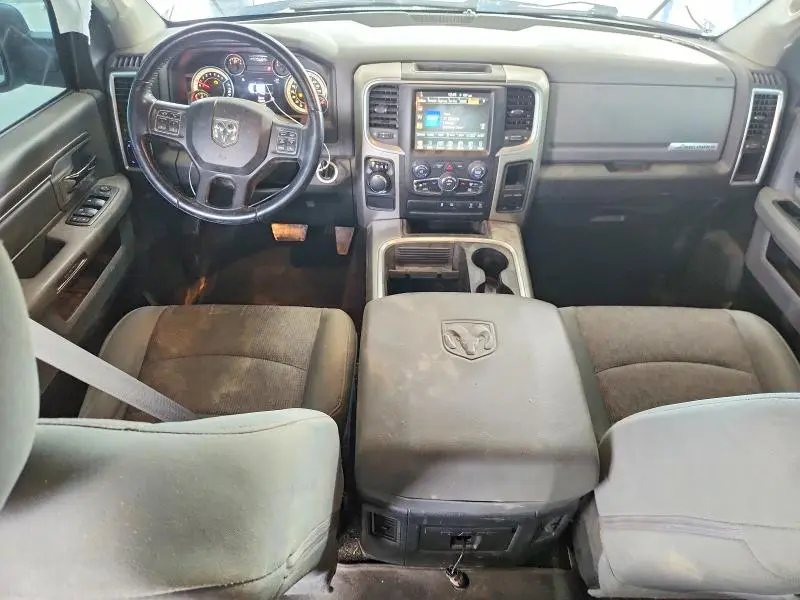 2016 RAM 1500 SLT  
