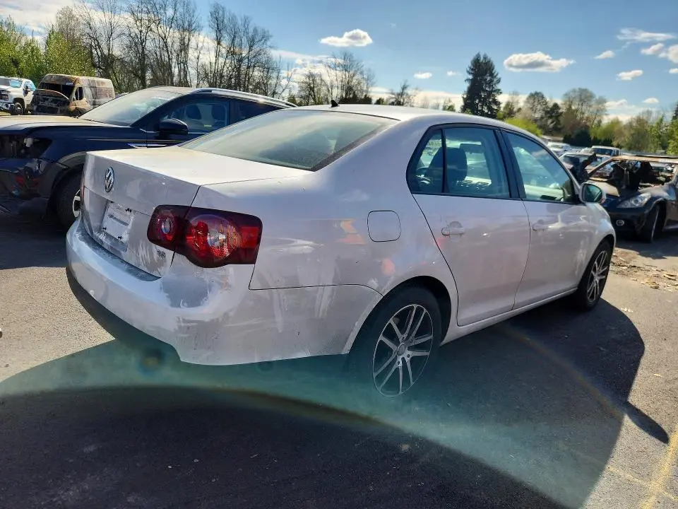 2010 VOLKSWAGEN JETTA S  