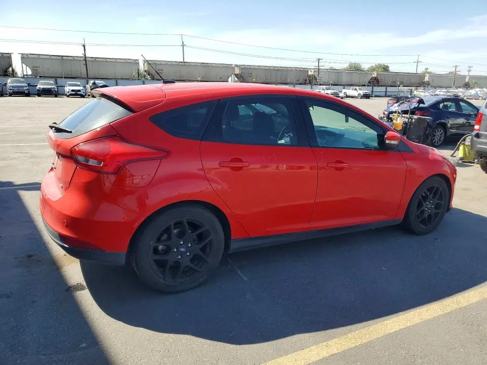 2016 FORD FOCUS SE  