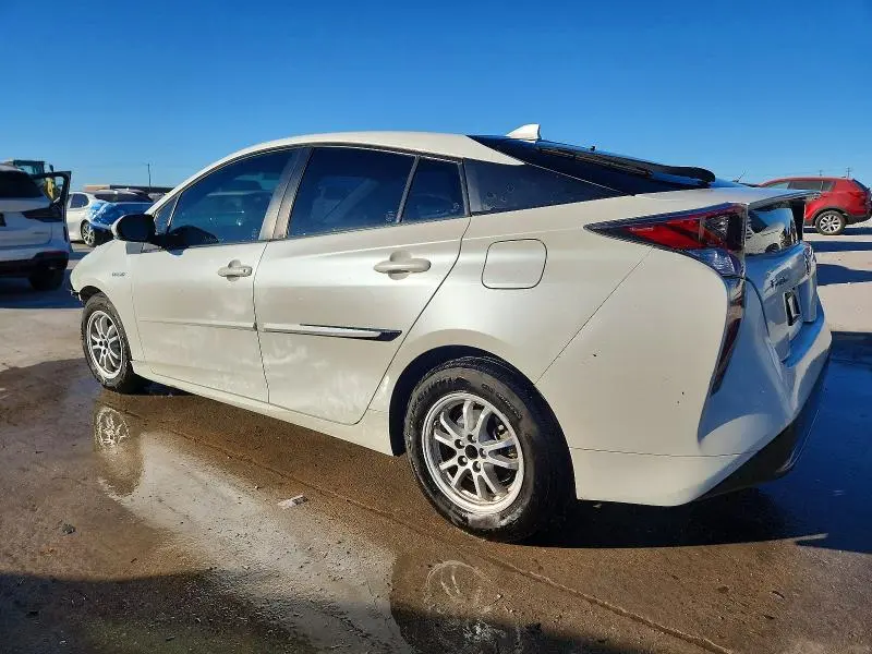 2016 TOYOTA PRIUS   