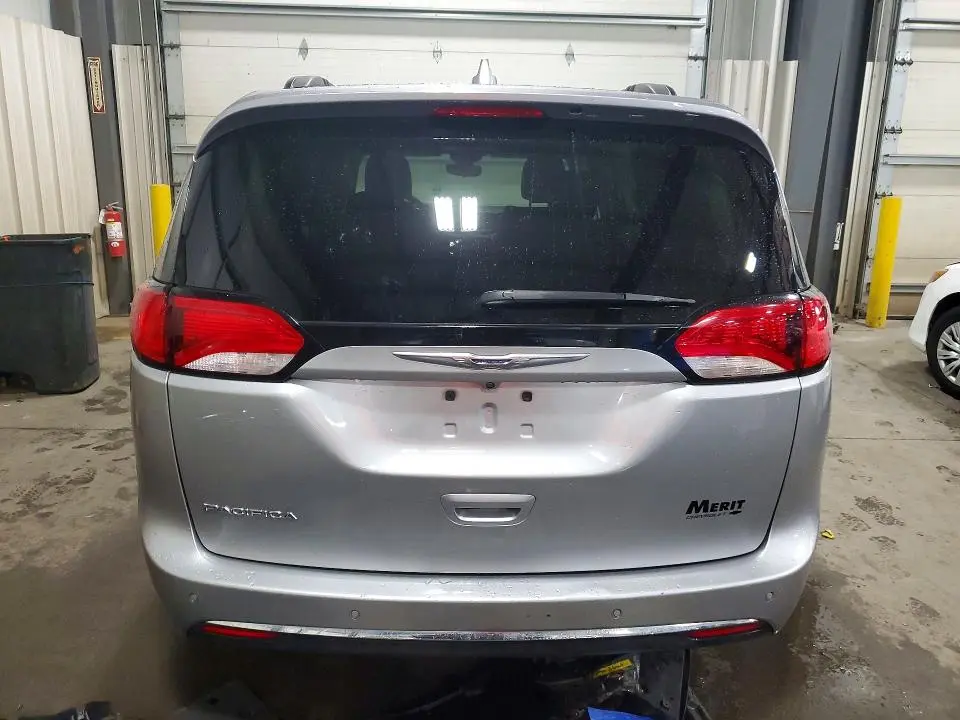 2017 CHRYSLER PACIFICA TOURING L  