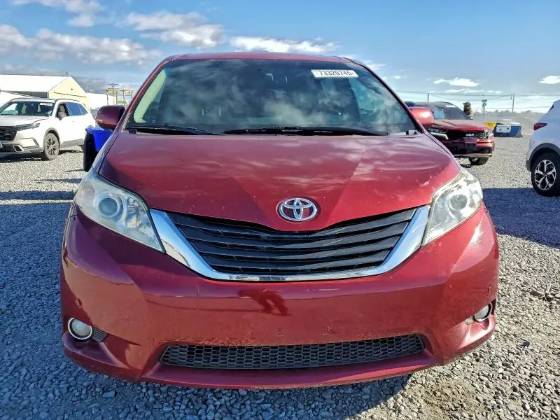 2012 TOYOTA SIENNA XLE  