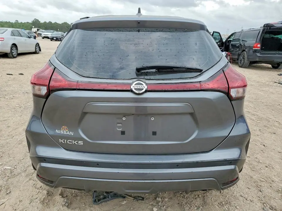 2021 NISSAN KICKS S  