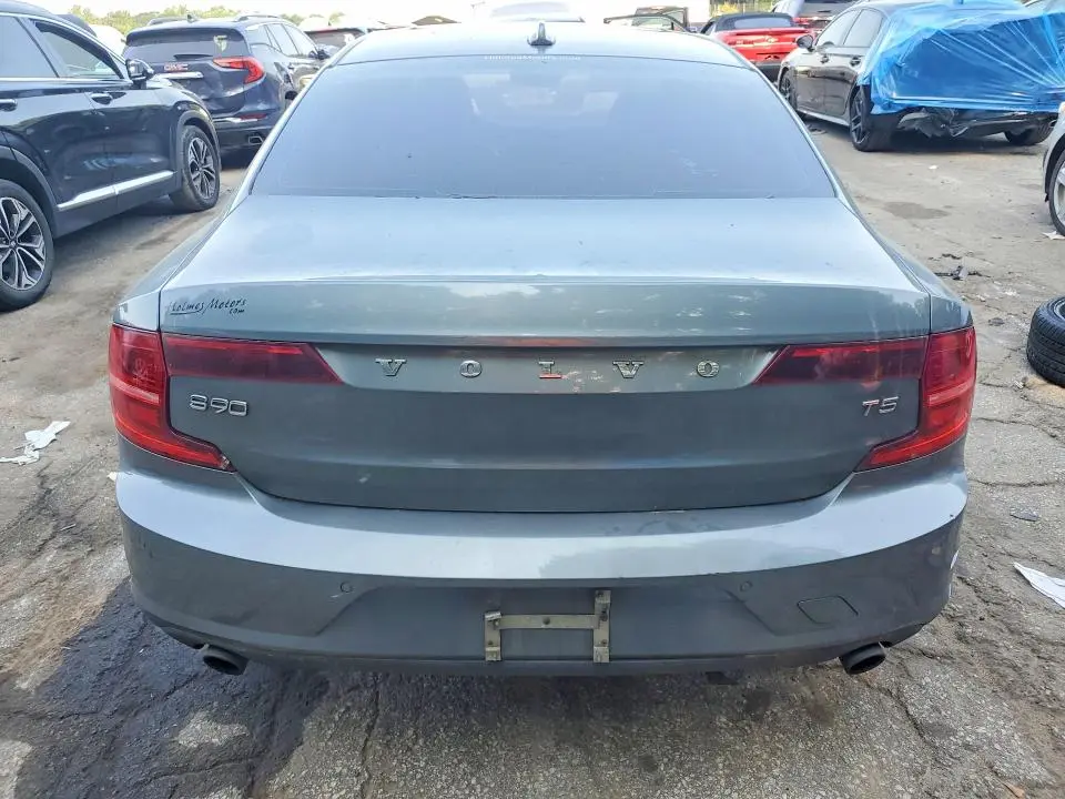 2018 VOLVO S90 T5 MOMENTUM  