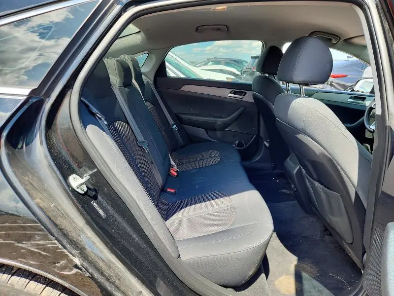 2018 HYUNDAI SONATA SE  