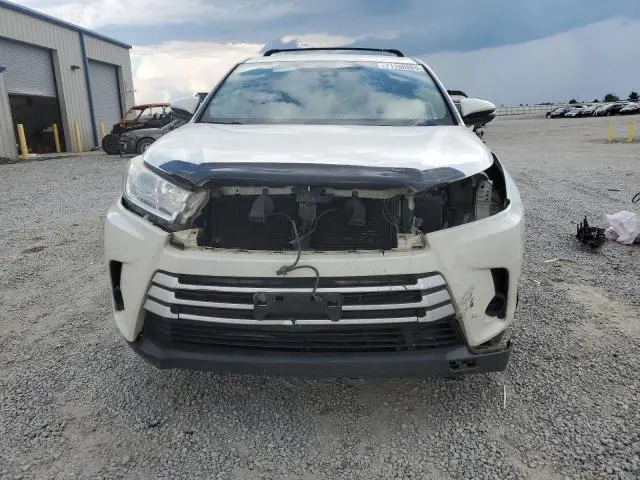 2017 TOYOTA HIGHLANDER LE  