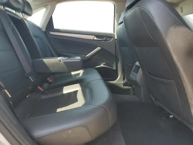 2015 VOLKSWAGEN PASSAT S