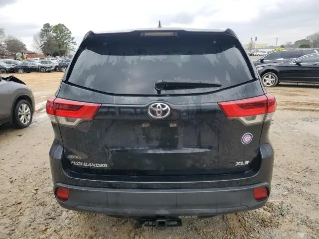 2019 TOYOTA HIGHLANDER SE  