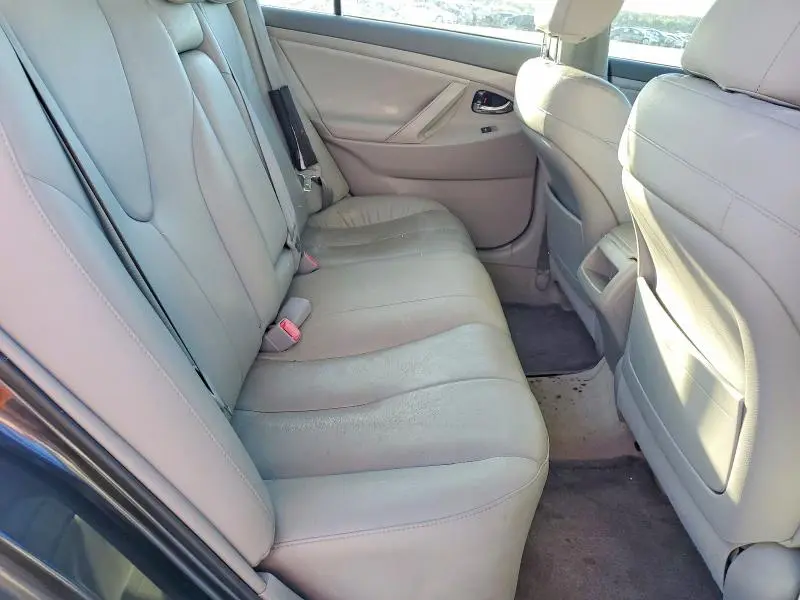 2011 TOYOTA CAMRY LE  