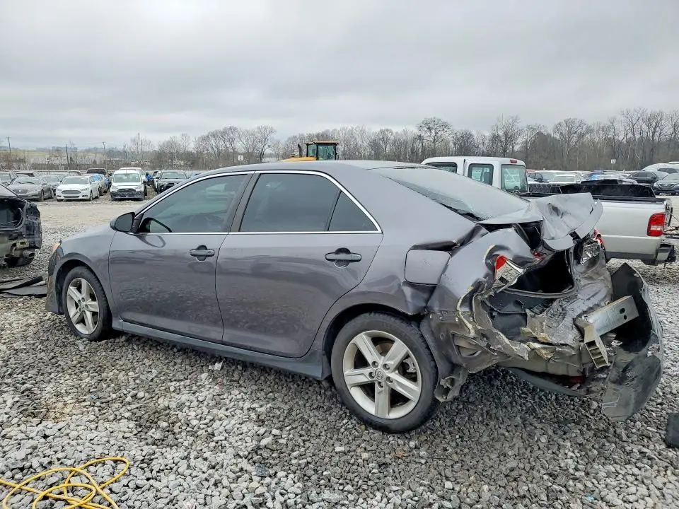2014 TOYOTA CAMRY SE  